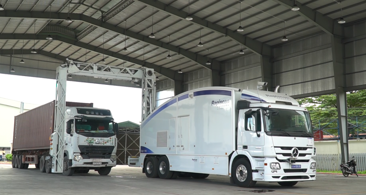 Comparison of buyer and seller costs across common Incoterms