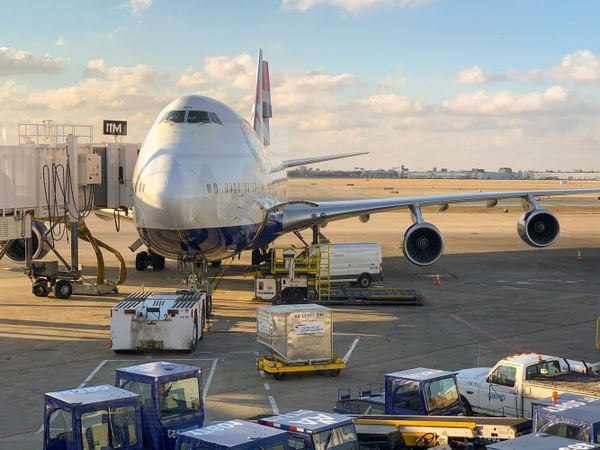Shipping Components & Spare Parts from the USA to Vietnam by Air