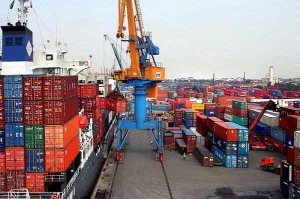 on-the-spot import-export service at Hai Phong Port