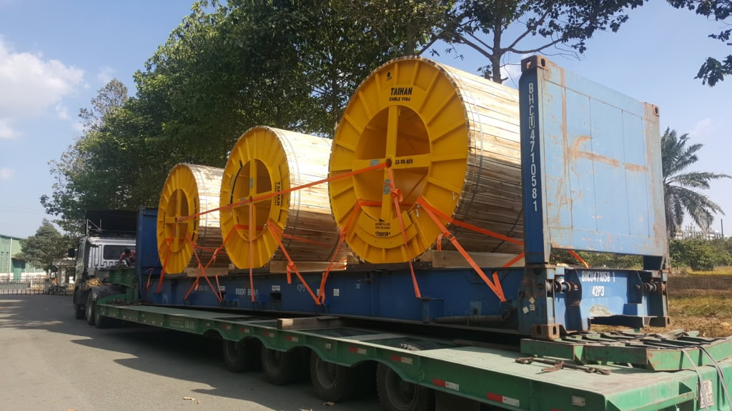 lashing-for-oversized-and-heavy-cargo-with-super-lash-webbing-straps
