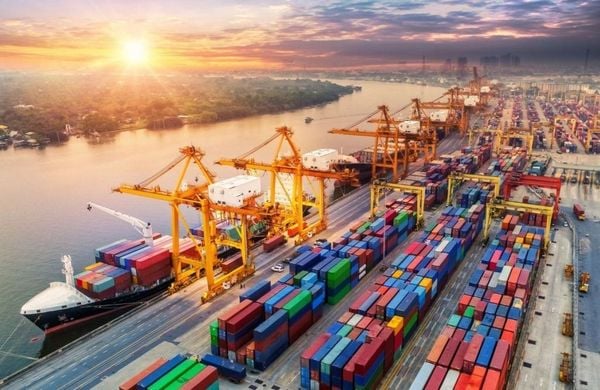 How Much Does Outsourcing an Import-Export Department Cost?