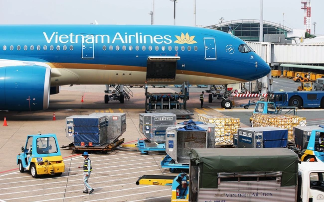 shipping goods by air freight